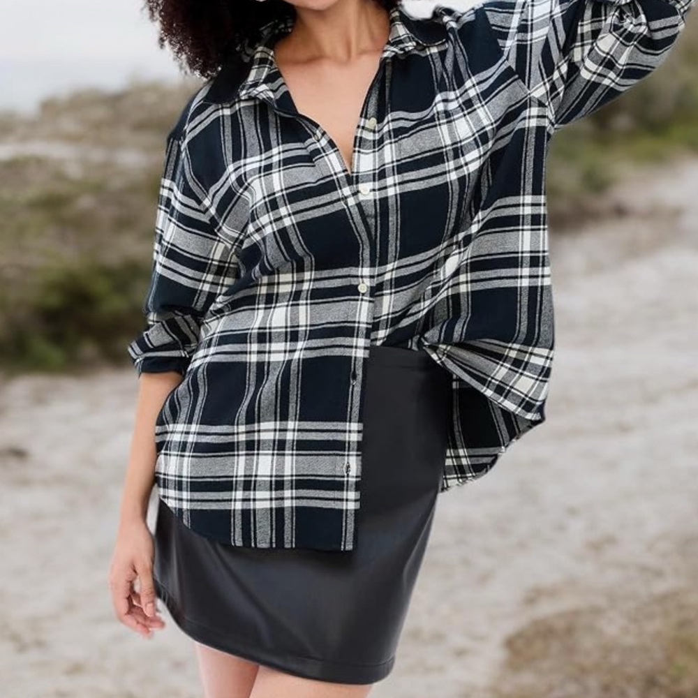 GAP Black and White Button Down Flannel Shirt